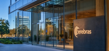Cerebras abre capital e gera bilhões para investidores enquanto Nvidia lidera a corrida por chips