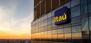 Itaú muda regras do trabalho híbrido e exige mais dias no escritório a partir de 2028